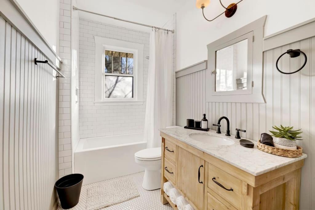 Historic Family Getaway Mins From Downtown Villa Birmingham Eksteriør bilde