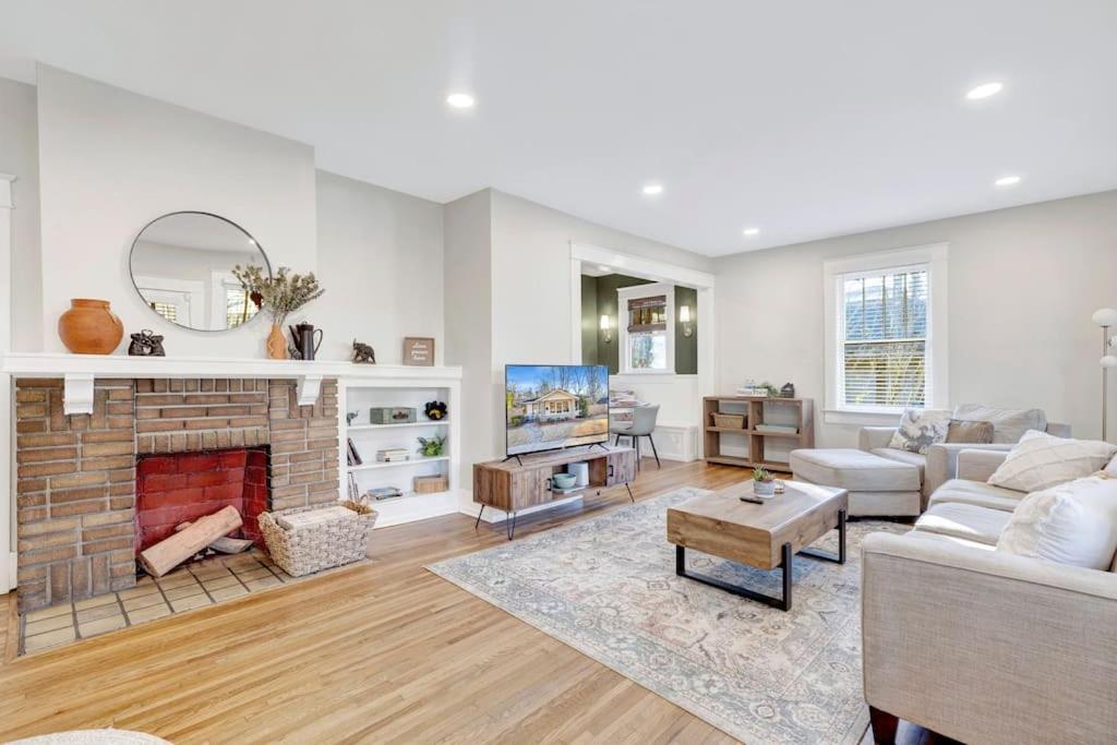 Historic Family Getaway Mins From Downtown Villa Birmingham Eksteriør bilde